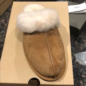 Ugg slipper new with box and wrapping
